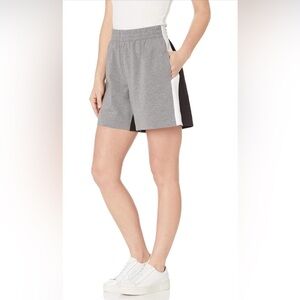 074. NWT Norma Kamali Women's Boyfriend Shorts XL/38